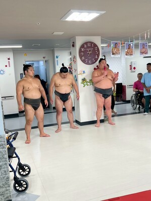 LINE_ALBUM_高砂部屋慰問令和7年_260225_158.jpg