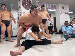 LINE_ALBUM_高砂部屋慰問令和7年_260225_256.jpg